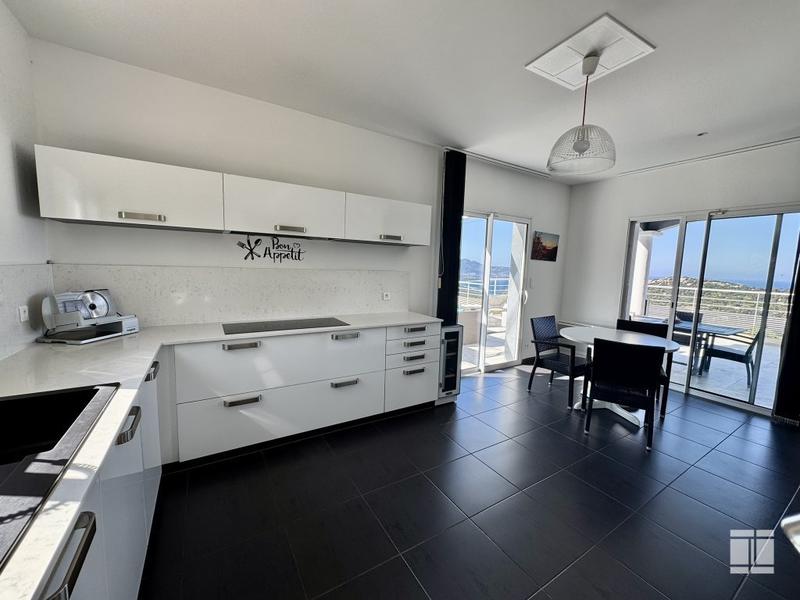 Villa - 185 m² - 5 pièces