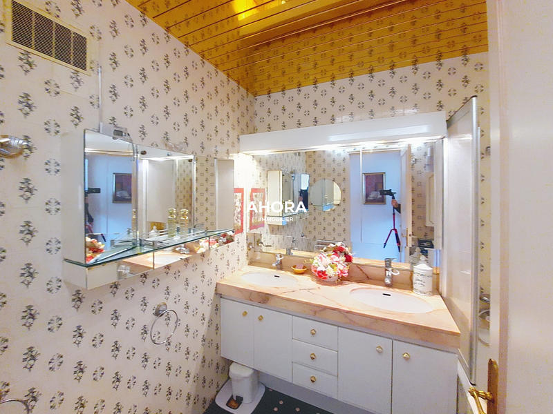 Appartement - 98 m² - 3 pièces