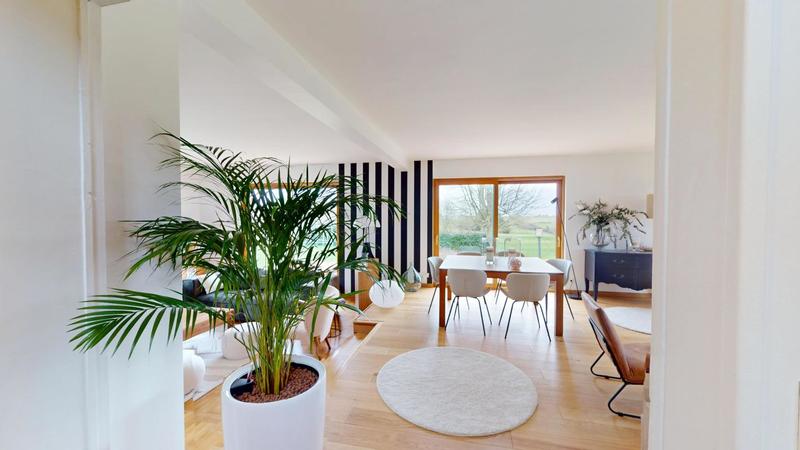 Maison traditionnelle - 276 m² - 8 pièces