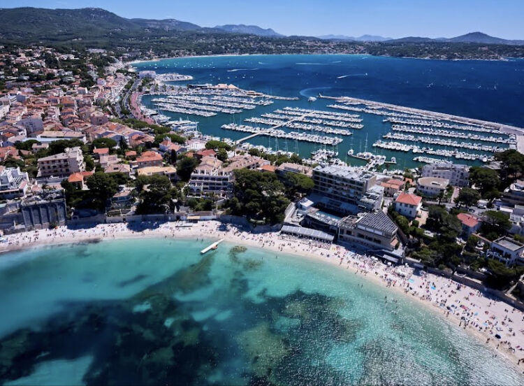 Maison - 260 m² - 11 pièces