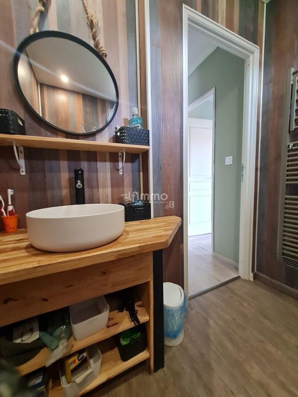 Maison - 212 m² - 9 pièces