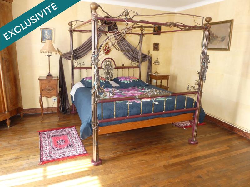 Maison - 363 m² - 10 pièces