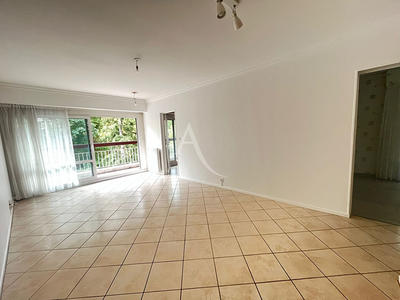 Appartement - 75 m² - 4 pièces