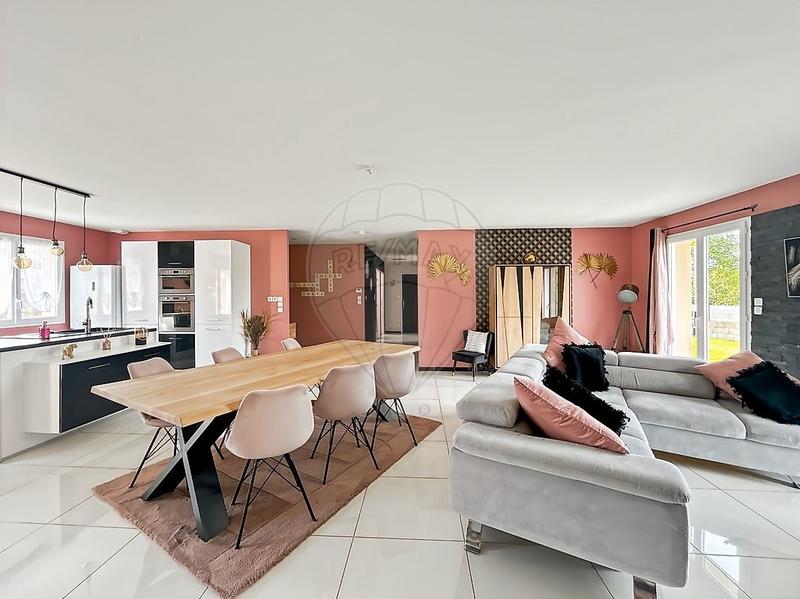 Maison - 110 m² - 4 pièces