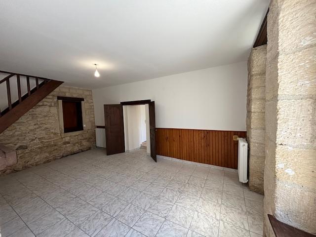 Maison en pierre - 74 m² - 4 pièces