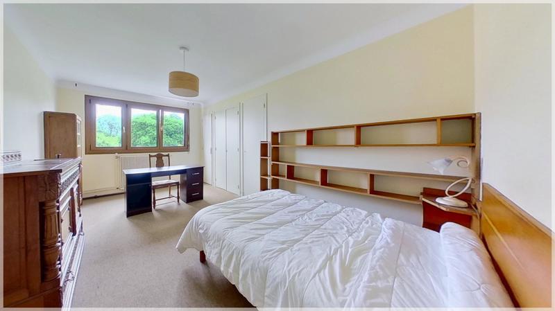 Maison traditionnelle - 185 m² - 6 pièces