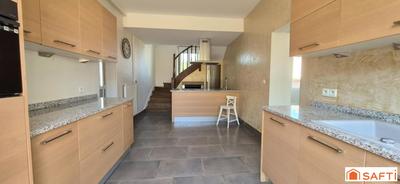 Maison - 275 m² - 11 pièces