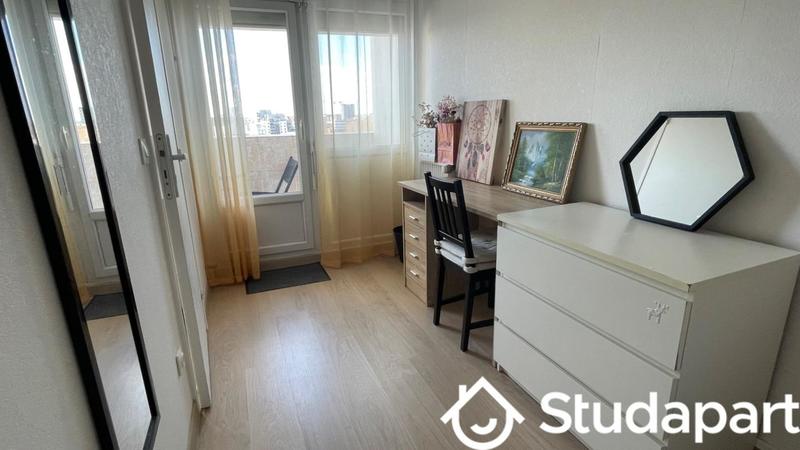 Chambre - 10 m² - 1 pièce