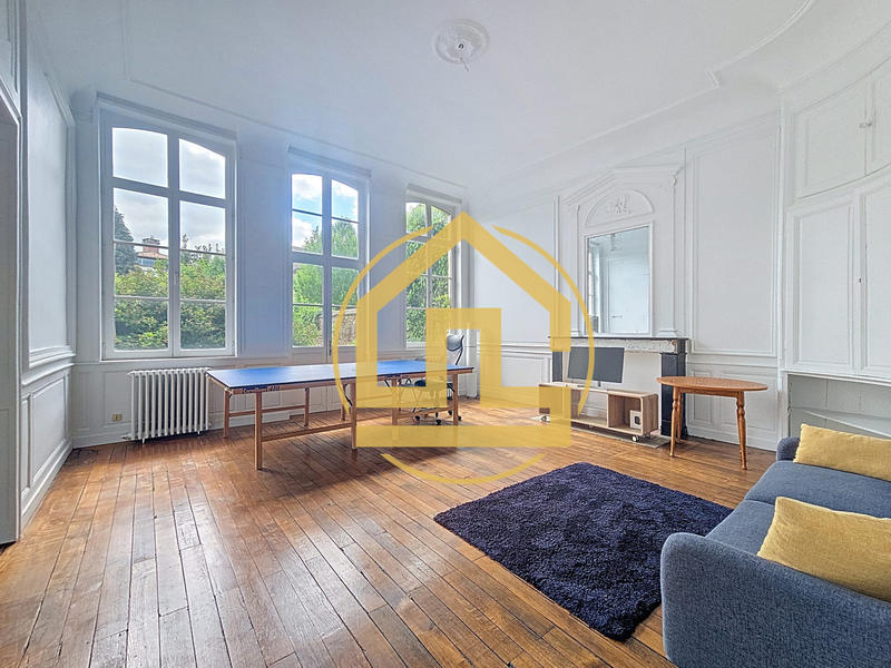 Appartement - 177 m² - 6 pièces