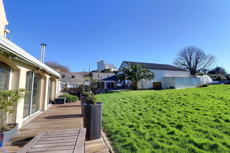 Maison - 252 m² - 10 pièces