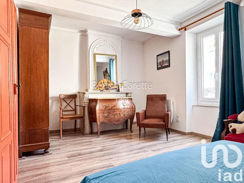 Maison - 200 m² - 8 pièces