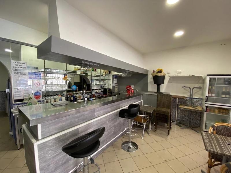 Local commercial - 106 m² - 4 pièces