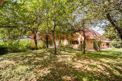 Maison - 184 m² - 8 pièces