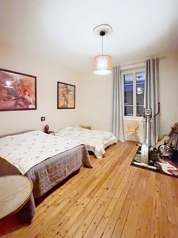 Appartement - 187 m² - 7 pièces