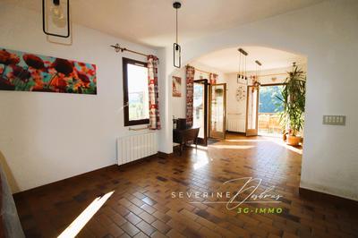 Maison traditionnelle - 140 m² - 8 pièces