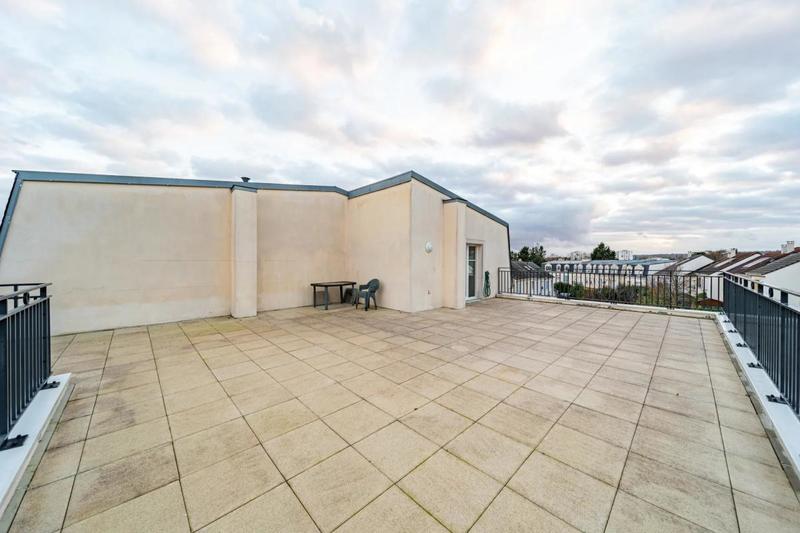 Appartement - 90 m² - 4 pièces