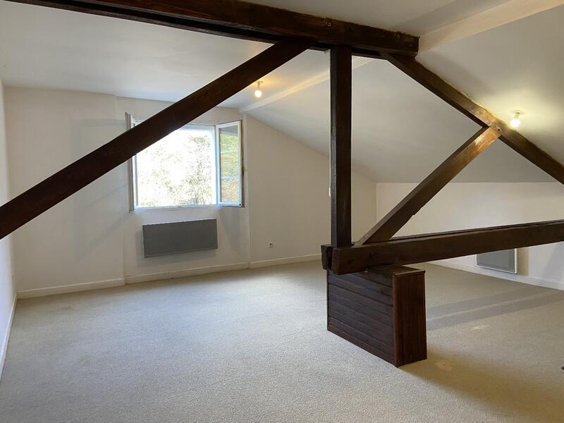 Maison - 240 m² - 5 pièces