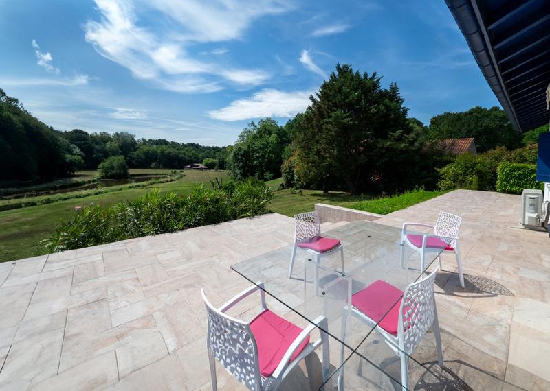 Maison - 180 m² - 6 pièces