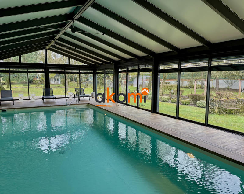 Maison - 430 m² - 8 pièces