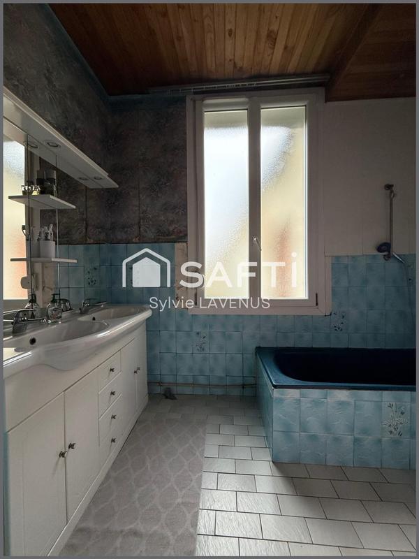 Maison - 201 m² - 7 pièces