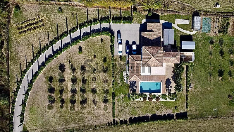 Propriété - 167 m² - 5 pièces