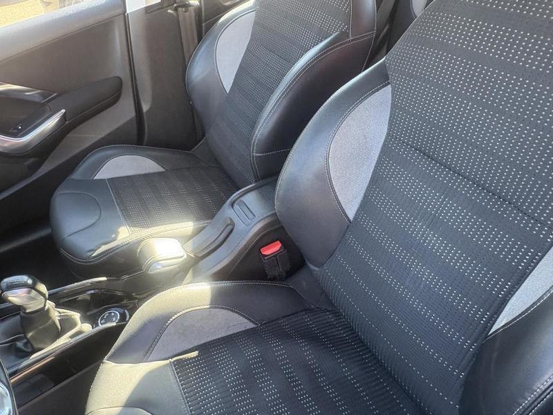 Peugeot 2008 110cv Allure Bvm5 Gps/ Garanties 12 Mois