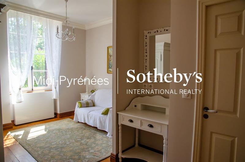 Maison - 498 m² - 14 pièces