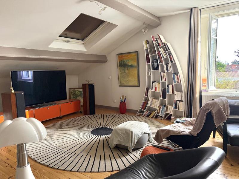 Maison - 320 m² - 9 pièces