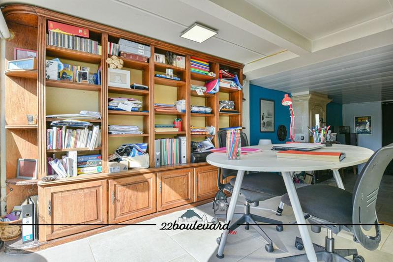 Maison - 230 m² - 8 pièces