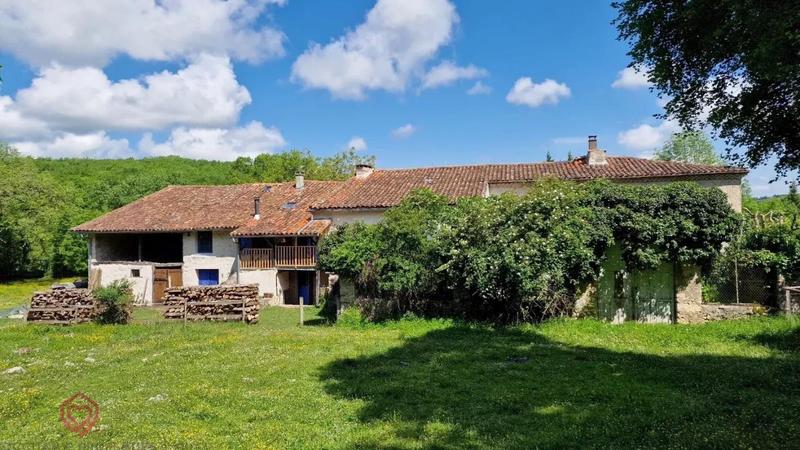 Propriété - 300 m² - 8 pièces