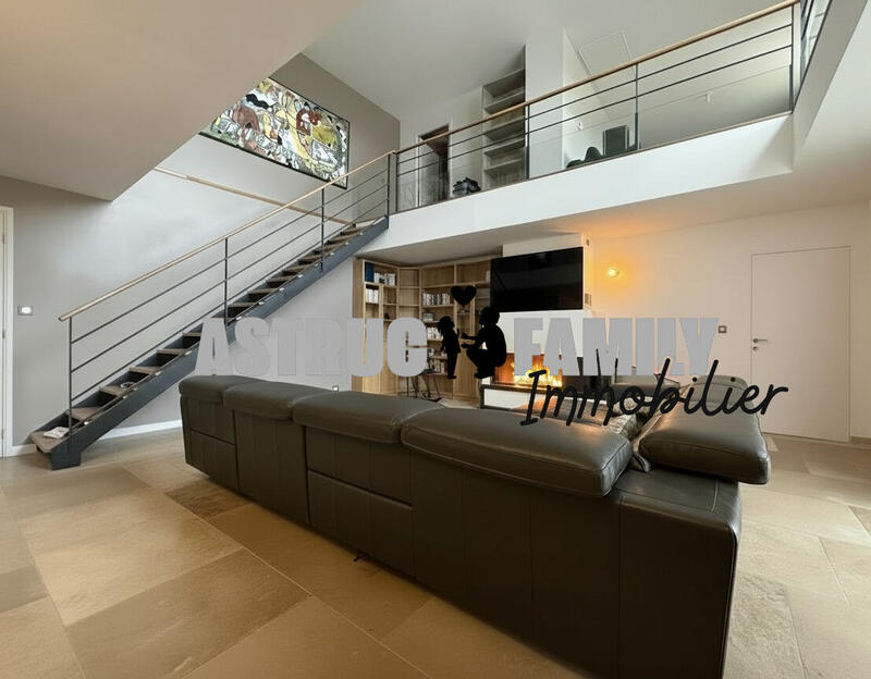 Maison - 231 m² - 5 pièces