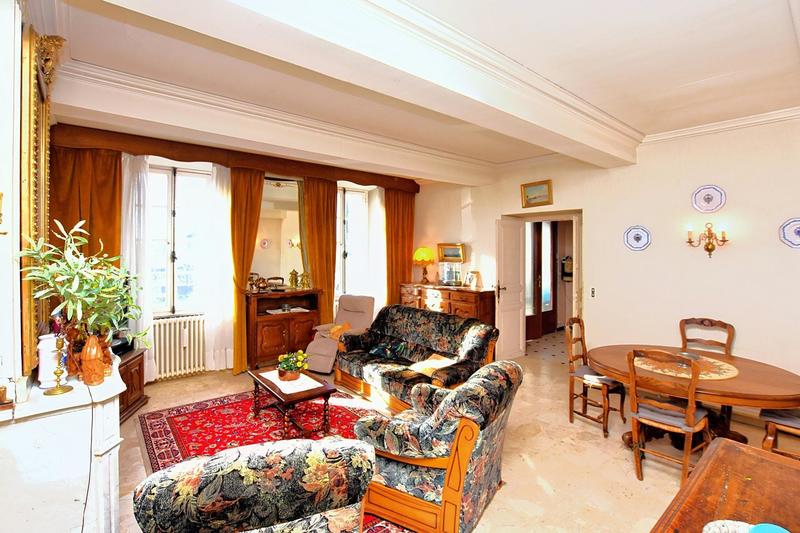 Maison de maîtres - 320 m² - 10 pièces