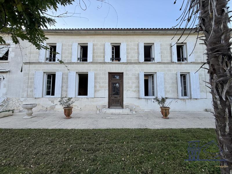 Maison ancienne - 319 m² - 10 pièces