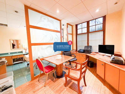 Local d'activités - 219 m² - 10 pièces