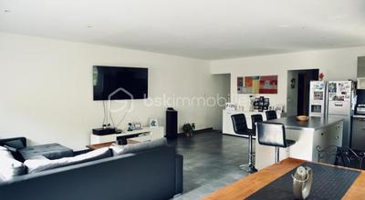 Maison - 367 m² - 13 pièces