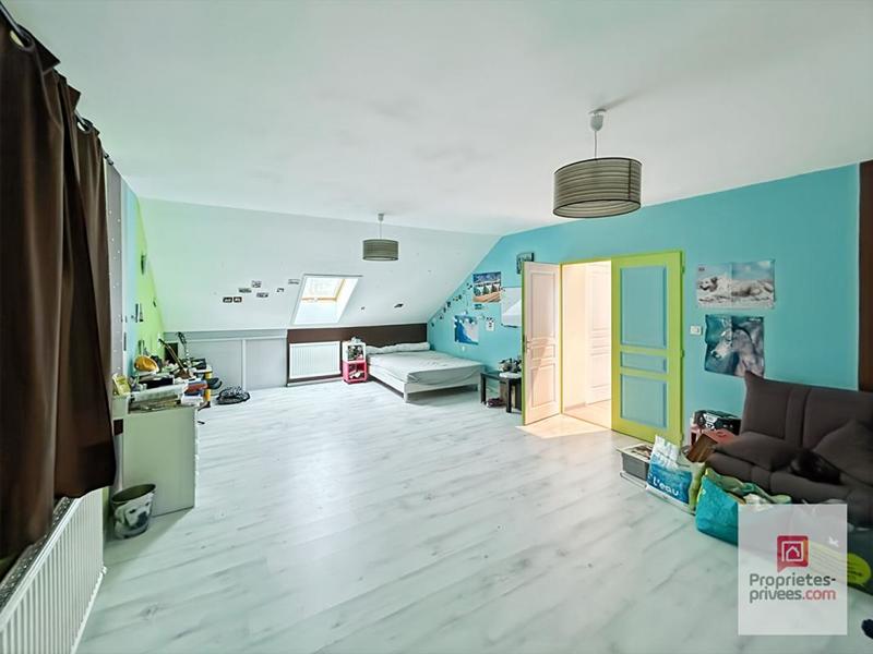 Maison - 230 m² - 8 pièces