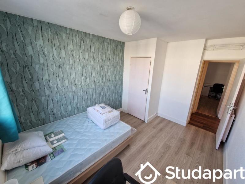 Chambre - 10 m² - 1 pièce