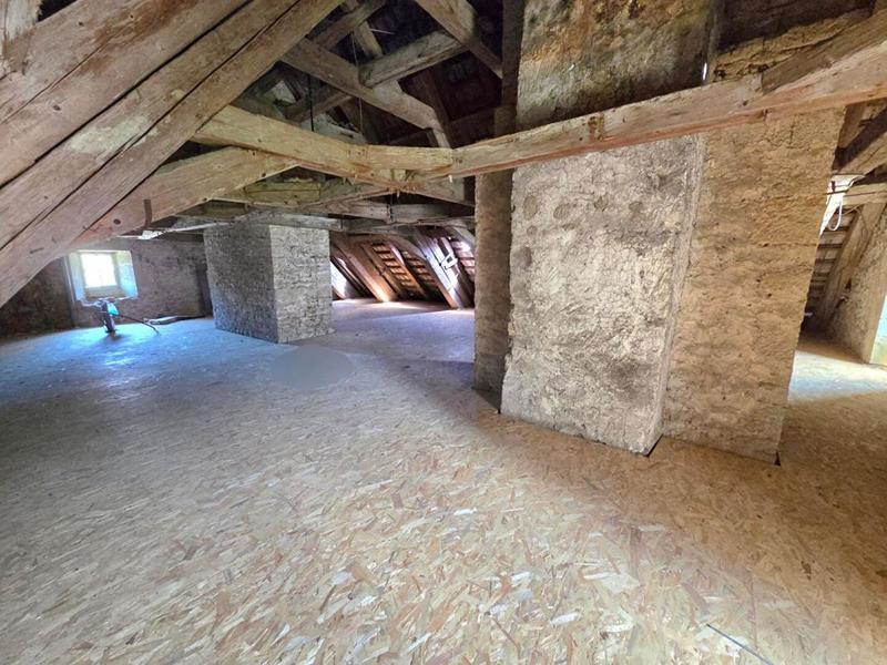 Appartement - 100 m² - 1 pièce