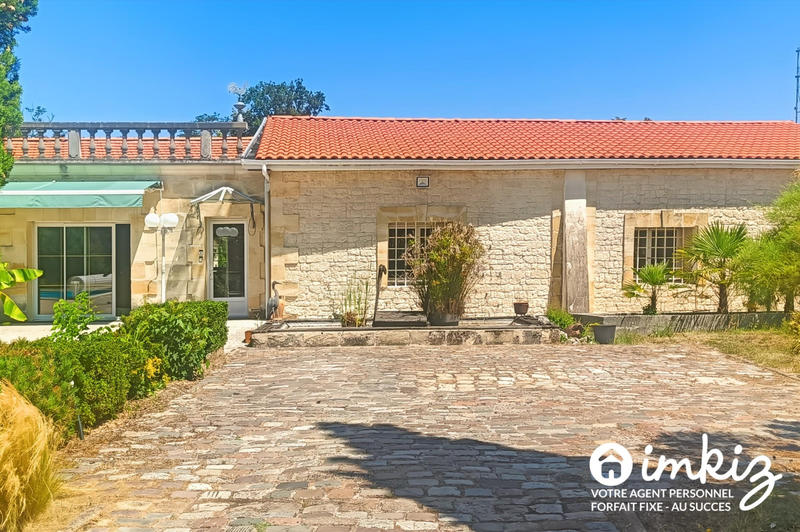 Maison - 250 m² - 6 pièces