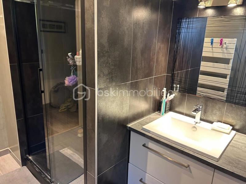 Maison - 142 m² - 6 pièces