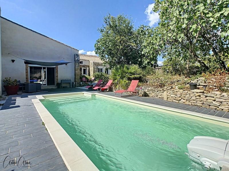 Maison - 463 m² - 9 pièces