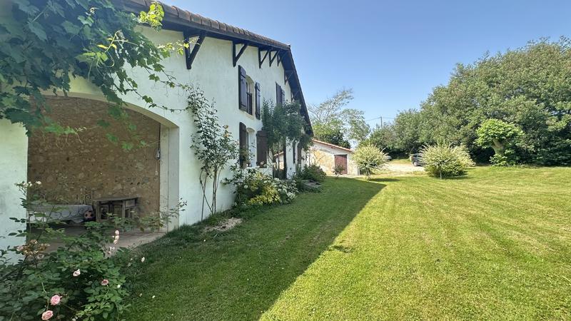 Fermette - 330 m² - 9 pièces