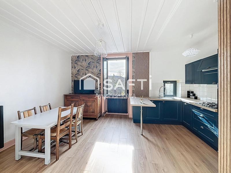 Maison - 250 m² - 8 pièces