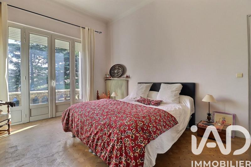 Maison - 401 m² - 13 pièces