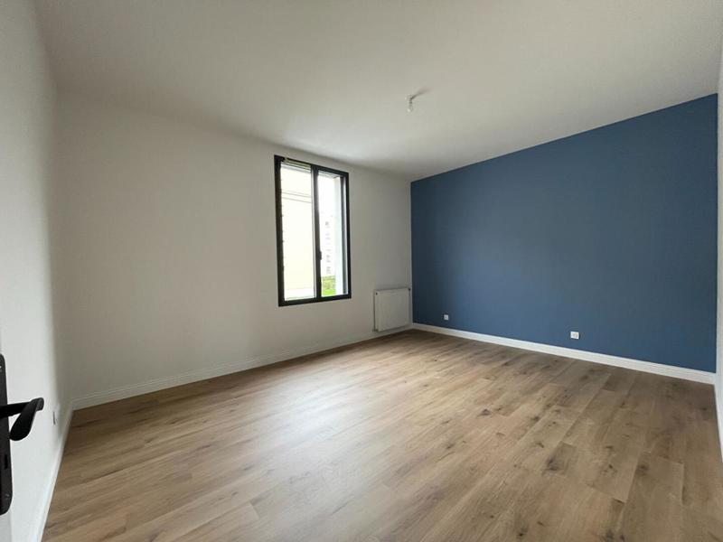 Maison - 222 m² - 8 pièces