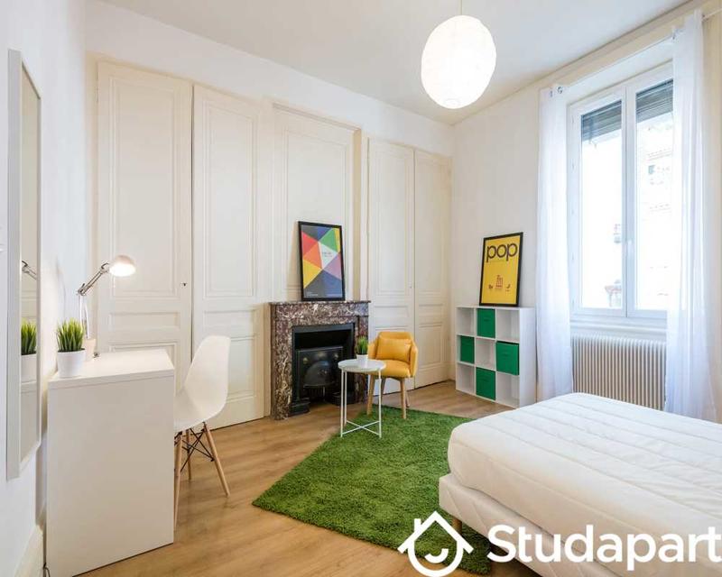 Chambre - 80 m² - 1 pièce