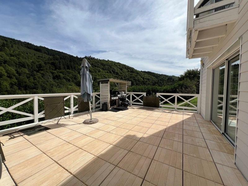 Maison contemporaine - 235 m² - 8 pièces