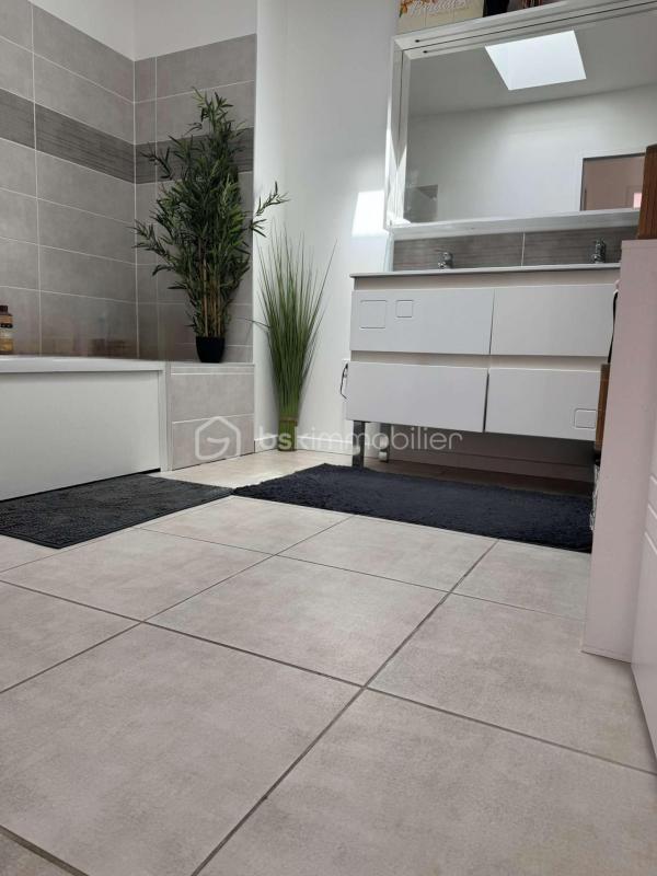 Maison - 102 m² - 4 pièces