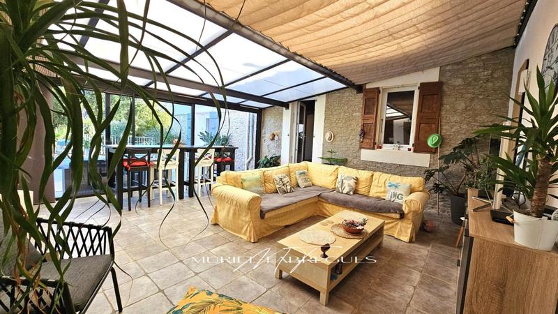 Maison - 181 m² - 6 pièces