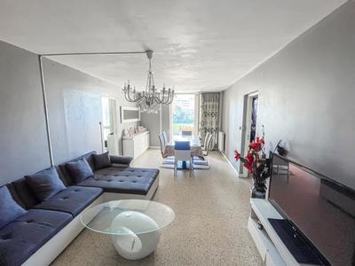 Appartement - 99 m² - 5 pièces